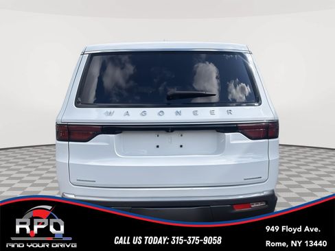 Used 2022 Jeep Wagoneer Series III AWD/4WD image 4