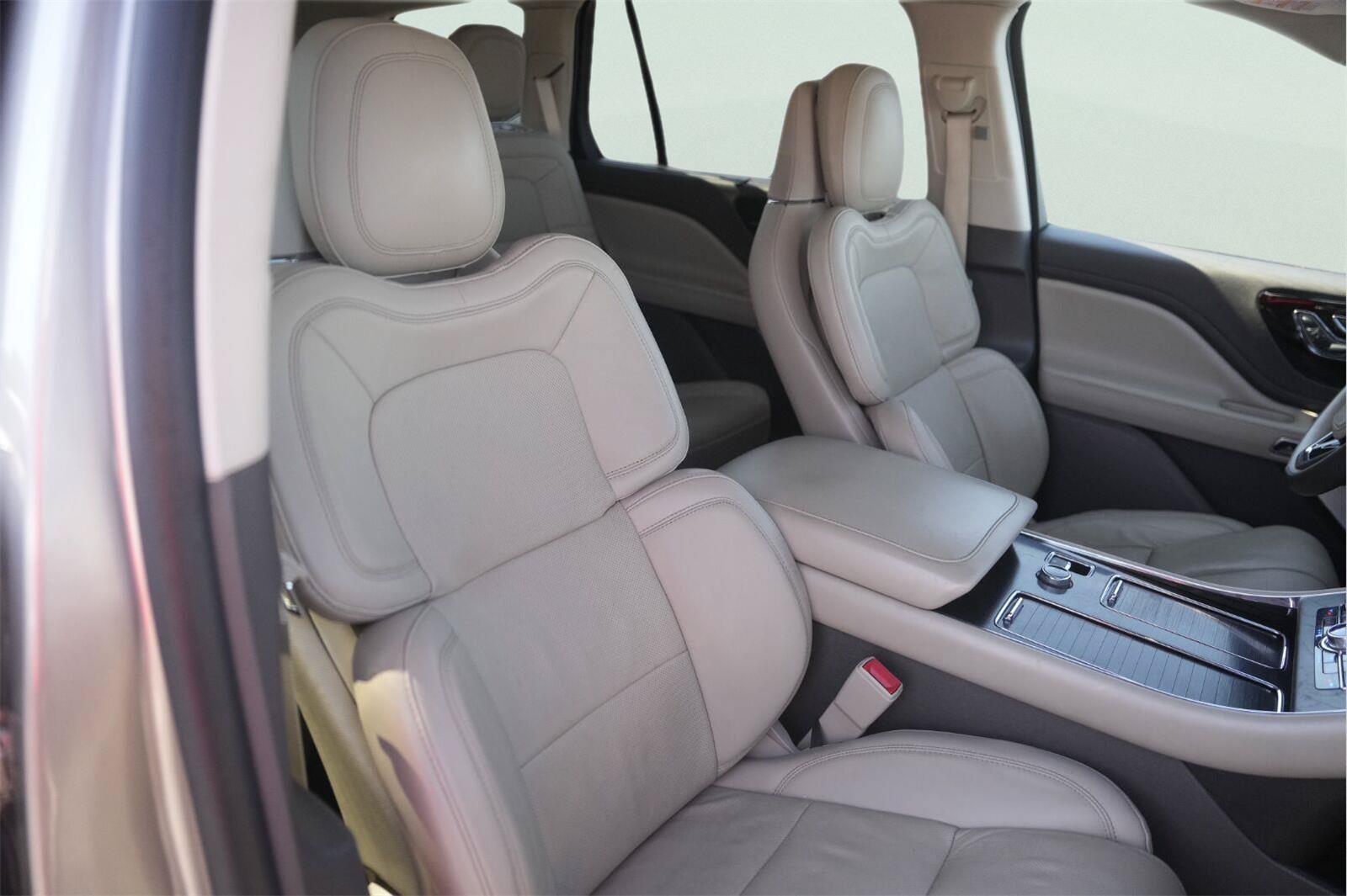 Used 2020 Lincoln Aviator Reserve w/ Equipment Group 201A RWD image 22