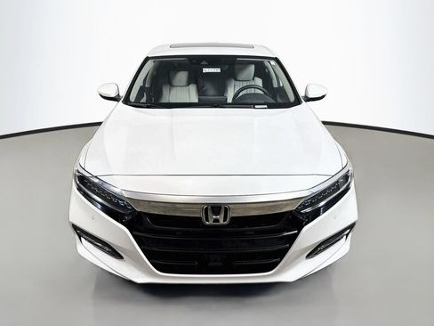 Used 2019 Honda Accord Touring image 2