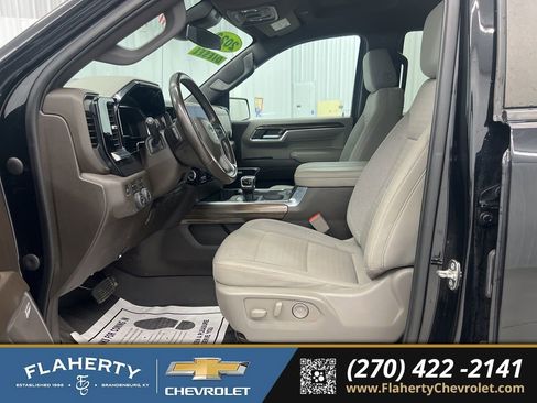 Used 2023 Chevrolet Silverado 1500 LT Trail Boss w/ Convenience Package II image 9