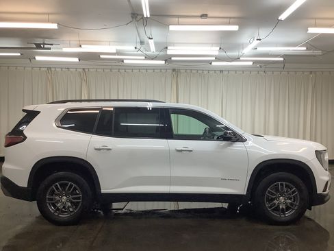 Used 2025 GMC Acadia Elevation FWD image 5