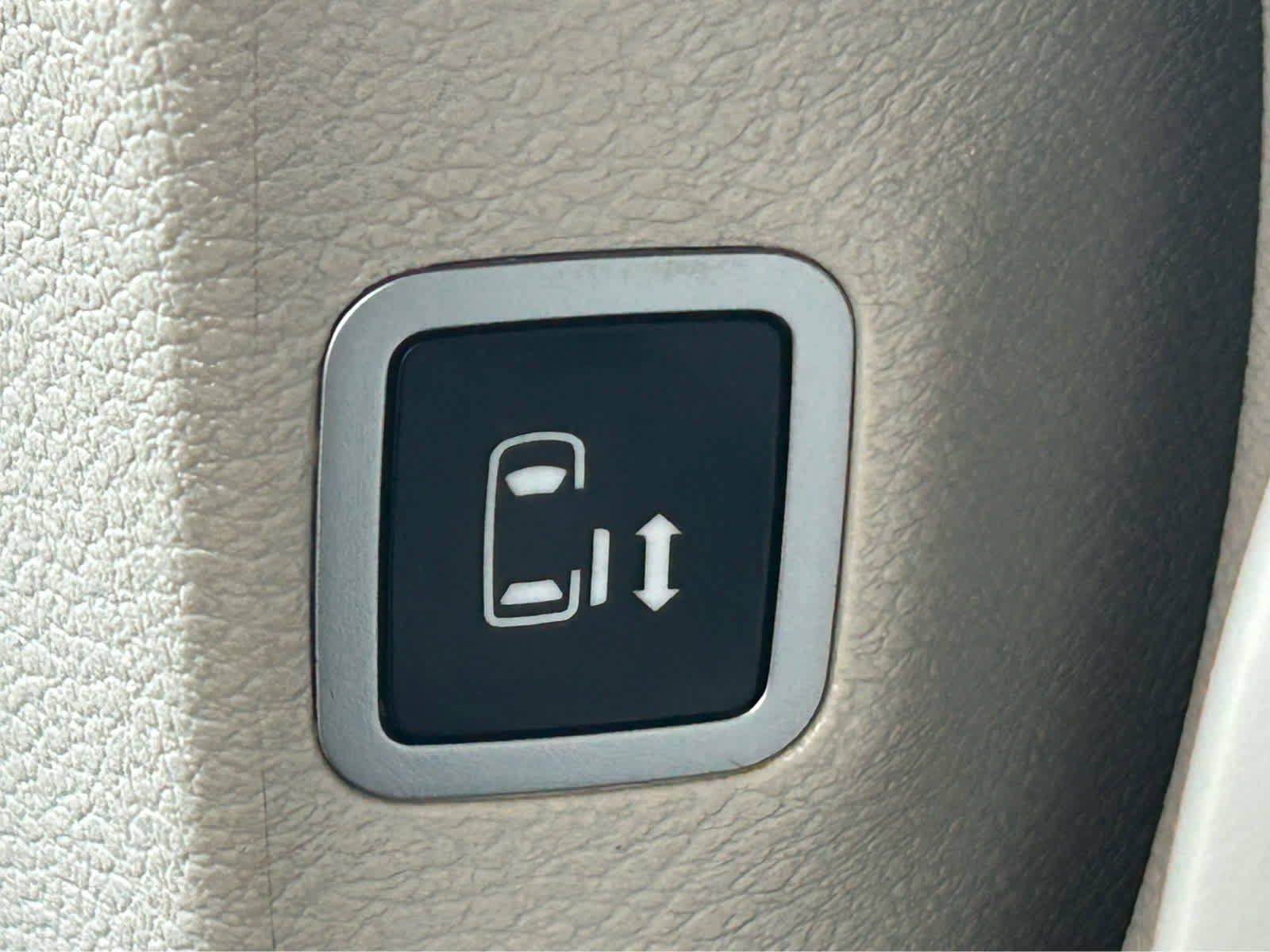 Used 2018 Chrysler Pacifica Touring Plus FWD image 11