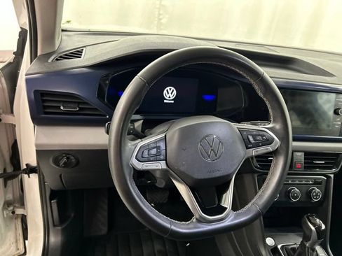 Used 2022 Volkswagen Taos SE w/ Panoramic Sunroof Package AWD/4WD image 7