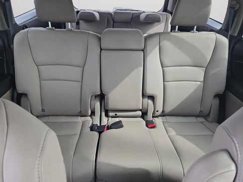 Used 2020 Honda Pilot Touring image 17