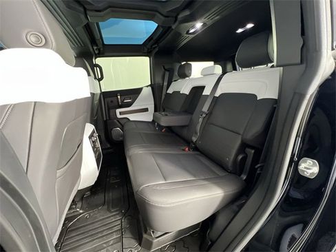 Used 2024 GMC Hummer EV 2X w/ Extreme Off-Road Package image 26