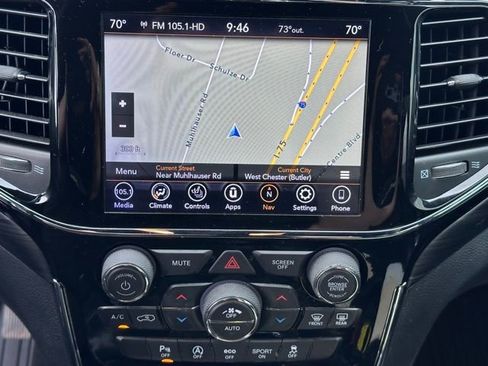 Used 2020 Jeep Grand Cherokee Altitude image 18