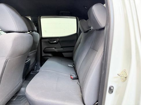 Used 2017 Toyota Tacoma TRD Sport w/ Tow Package AWD/4WD image 19