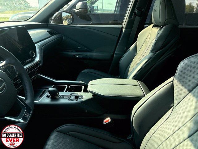 Used 2025 Lexus TX 500h AWD w/ Technology Package image 3