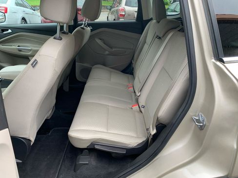 Used 2017 Ford Escape SE AWD/4WD image 9