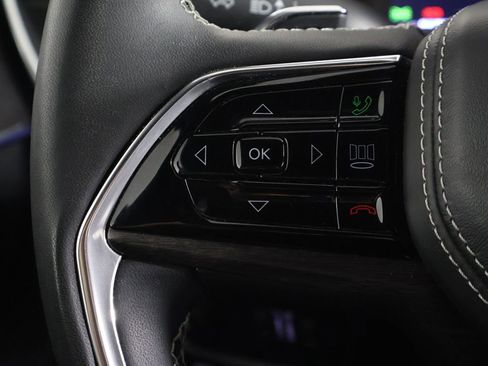 Used 2023 Jeep Grand Cherokee Overland AWD/4WD image 42