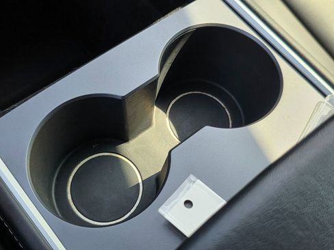 Used 2021 Tesla Model 3 Standard Range image 42