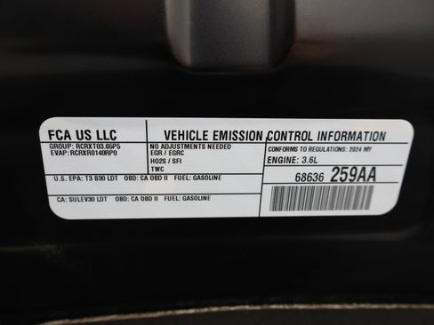 Used 2024 Chrysler Pacifica Touring-L FWD image 20