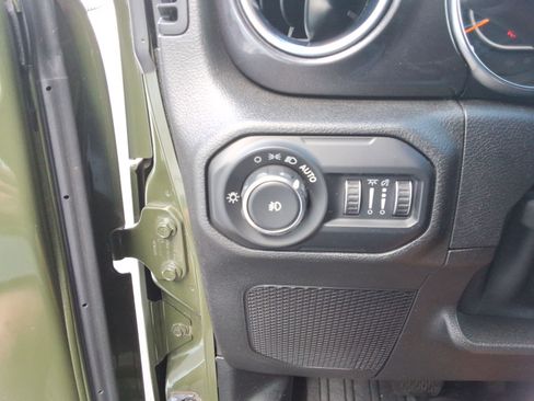 Used 2021 Jeep Wrangler Unlimited Sahara image 19