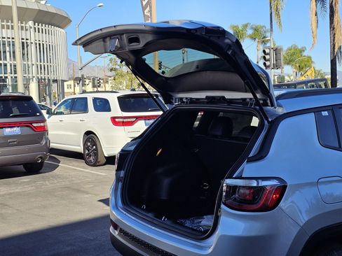 New 2026 Jeep Compass Latitude image 8