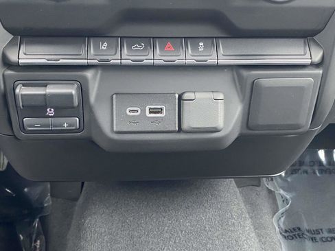 Used 2024 GMC Sierra 2500 Pro w/ Convenience Package image 26