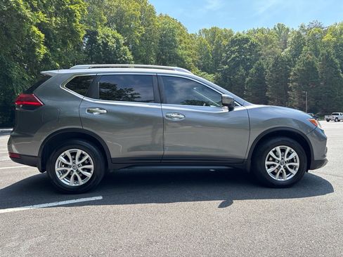 Used 2020 Nissan Rogue SV AWD/4WD image 6