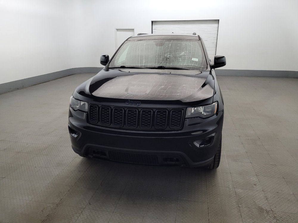 Used 2019 Jeep Grand Cherokee Laredo AWD/4WD image 15