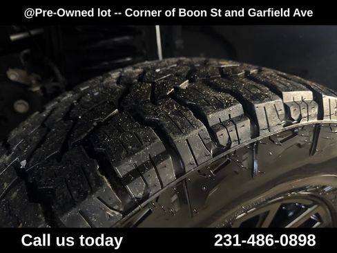 Used 2022 Ford F250 XLT w/ Black Appearance Package AWD/4WD image 12