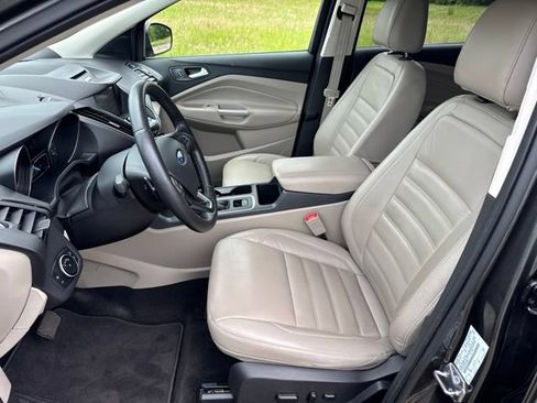 Used 2017 Ford Escape Titanium FWD image 17