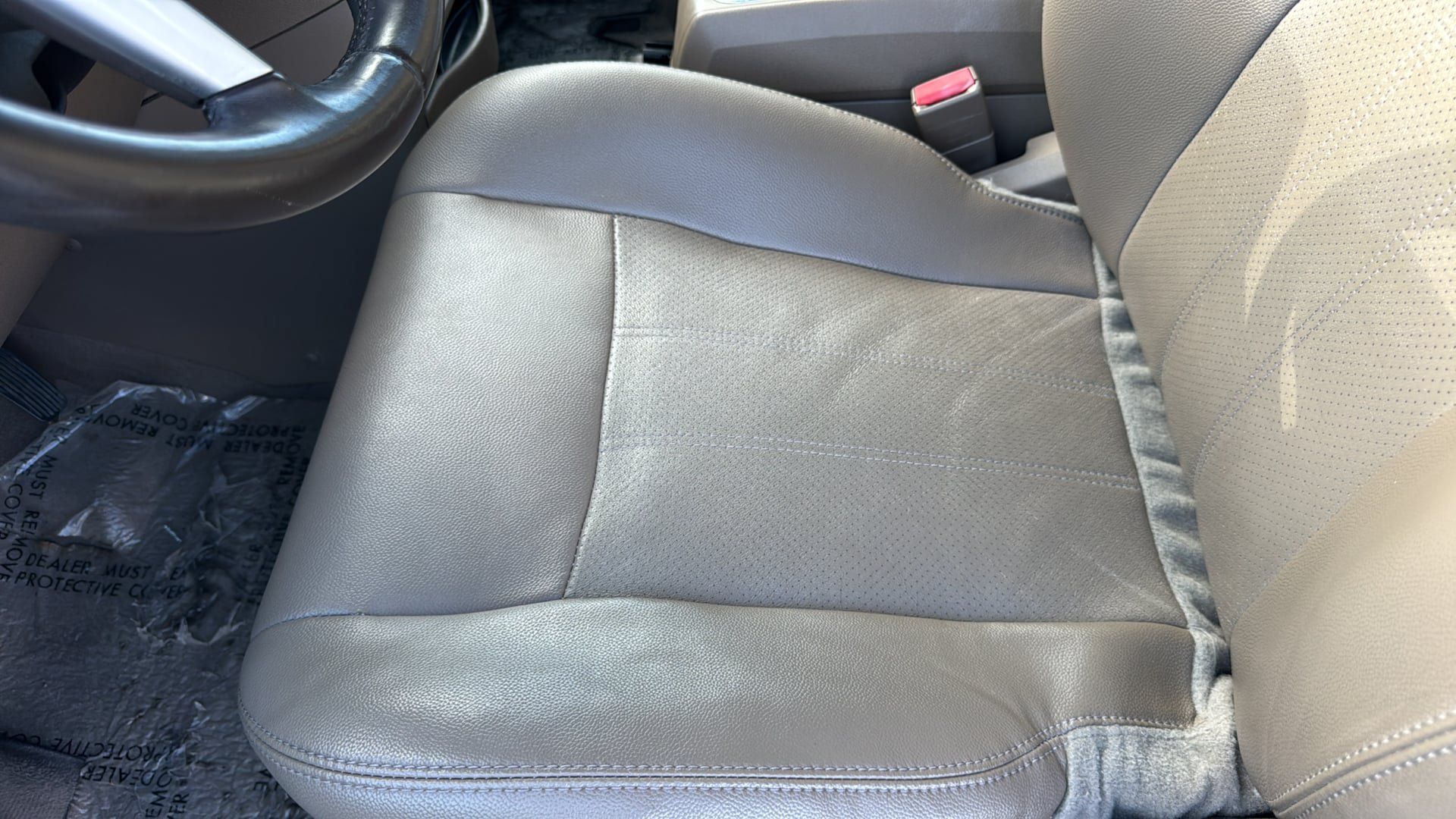 Used 2012 Chrysler Town & Country Touring w/ Entertainment Group #1 FWD image 20