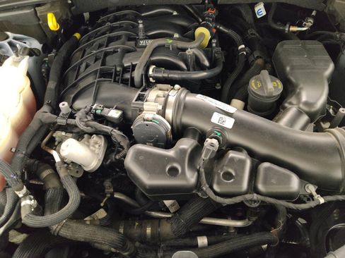 Used 2023 Jeep Grand Cherokee Laredo AWD/4WD image 30