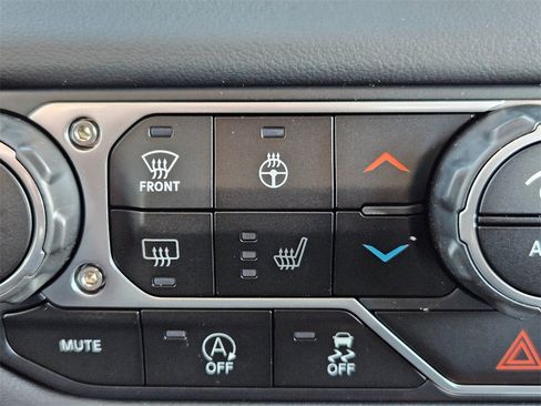 Certified 2025 Jeep Gladiator Rubicon w/ Convenience Group image 24