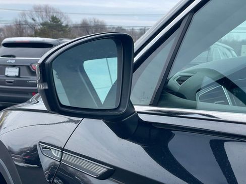 Certified 2023 Volkswagen Atlas SE image 28