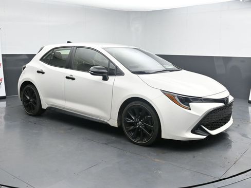 Used 2021 Toyota Corolla SE image 2