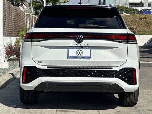 New 2026 Volkswagen Tiguan SE R-Line FWD image 6