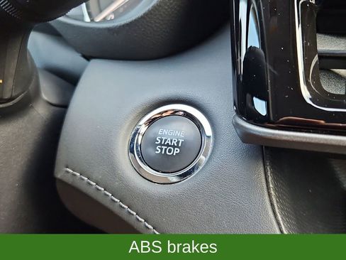 Used 2023 Toyota Highlander XLE image 17