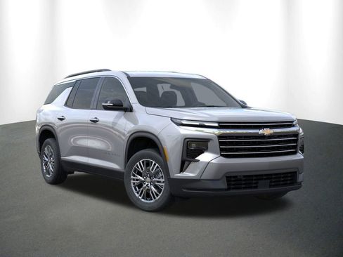 New 2026 Chevrolet Traverse LT w/ LPO, Floor Liner Package image 9