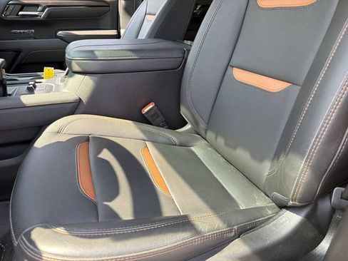 Used 2023 GMC Sierra 1500 AT4 w/ AT4 Premium Package AWD/4WD image 11
