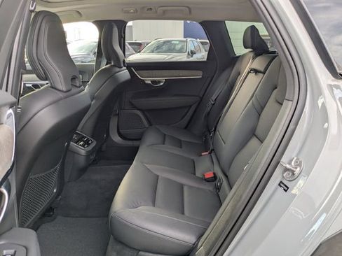 Used 2024 Volvo V90 B6 Cross Country Plus image 18