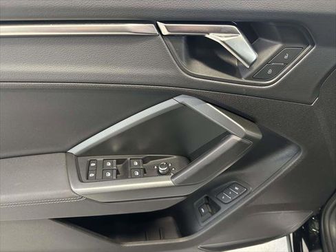 Certified 2025 Audi Q3 2.0T Premium w/ Convenience Package image 15