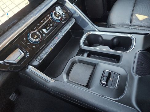 Used 2024 GMC Sierra 2500 Denali w/ Denali Reserve Package image 25