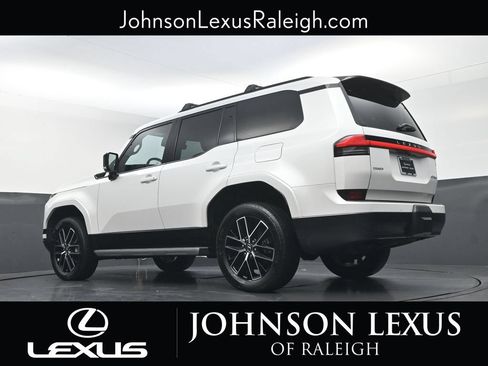 Used 2024 Lexus GX 550 w/ Accessory Package (Z1) AWD/4WD image 17