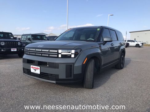 Used 2024 Hyundai Santa Fe SE image 3