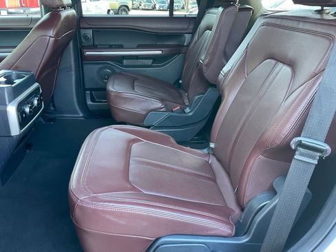 Used 2024 Ford Expedition Limited image 7