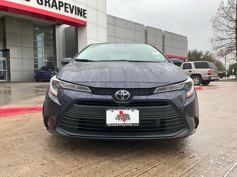 Used 2025 Toyota Corolla LE image 4