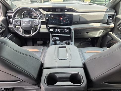 Used 2022 GMC Sierra 1500 AT4 w/ AT4 Premium Package AWD/4WD image 8