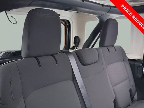 Used 2022 Jeep Wrangler Unlimited Sahara w/ Cold Weather Group image 19