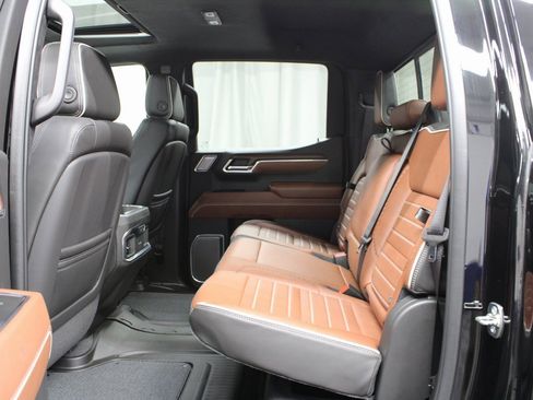Used 2025 GMC Sierra 1500 Denali Ultimate image 10