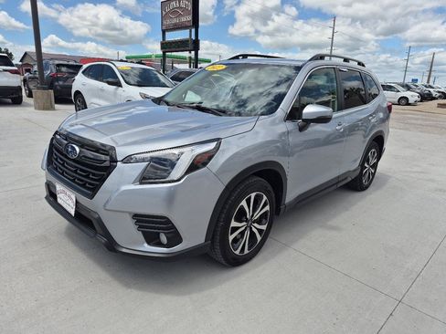 Used 2022 Subaru Forester Limited AWD/4WD image 2