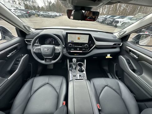 New 2026 Toyota Highlander Limited image 41