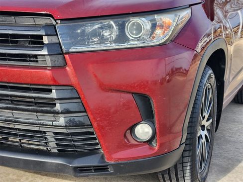 Used 2017 Toyota Highlander SE image 9
