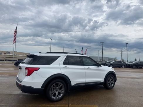 Used 2021 Ford Explorer XLT w/ Equipment Group 202A RWD image 23