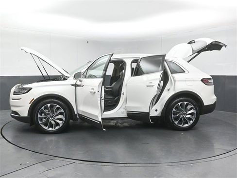 Certified 2023 Lincoln Nautilus Reserve w/ Luxury Package image 56