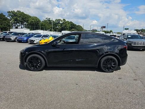 Used 2023 Tesla Model Y Long Range AWD/4WD image 5