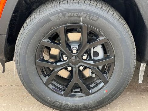 New 2026 Jeep Grand Cherokee Altitude AWD/4WD image 6