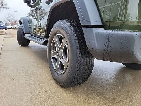 Used 2021 Jeep Wrangler Unlimited Sport image 17